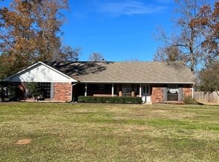 2011 Surrey Ln, Bossier City, LA 71111