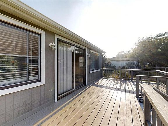 5th image of 10137 SE 126th Pl