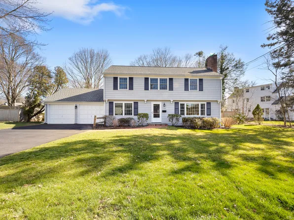 1107 Unquowa Road, Fairfield, CT 06824
