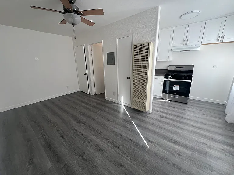 637 McDonnell Ave #637B — Photo 1