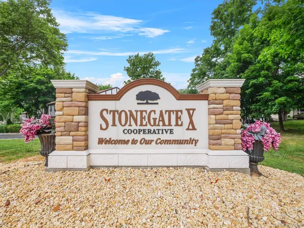 210 Parkside Drive #210, Suffern, NY 10901