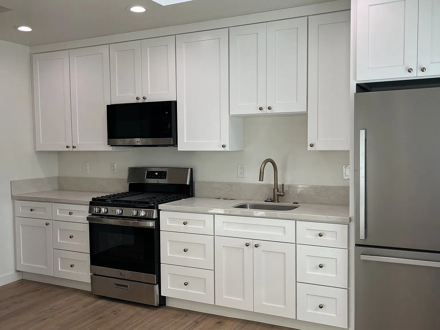 1 bed, 420 sqft, $1,950 — Photo 4