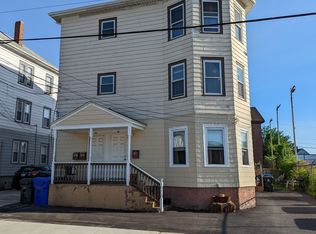 38 Williams St FLOOR 1, Pawtucket, RI 02860