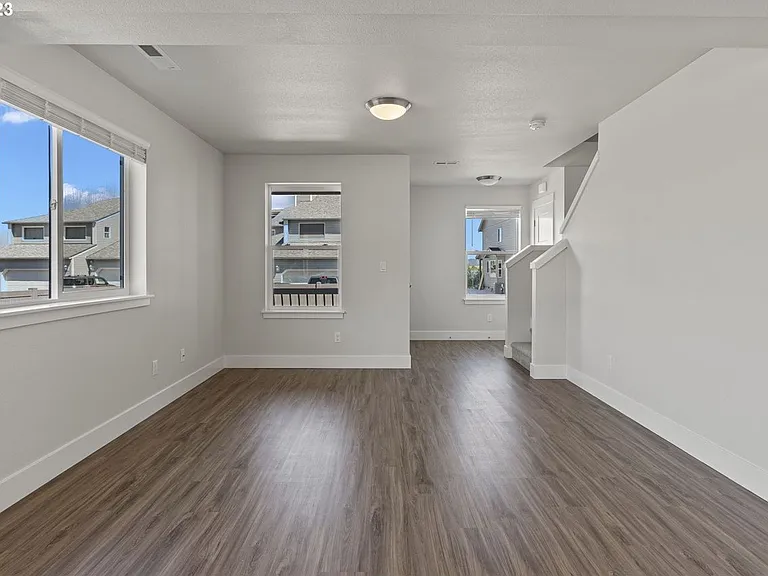 208 W A St #2 — Photo 3