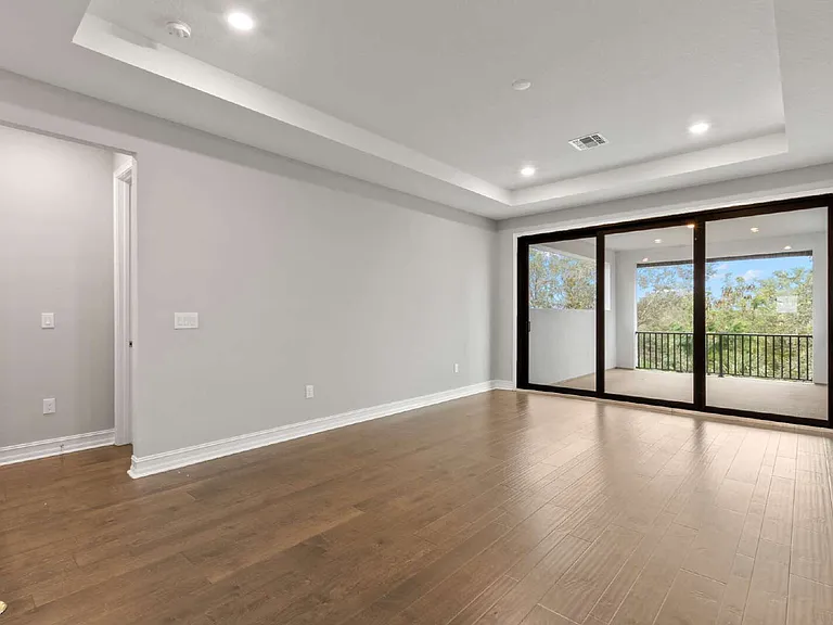 1011 Seagrape Dr — Photo 3