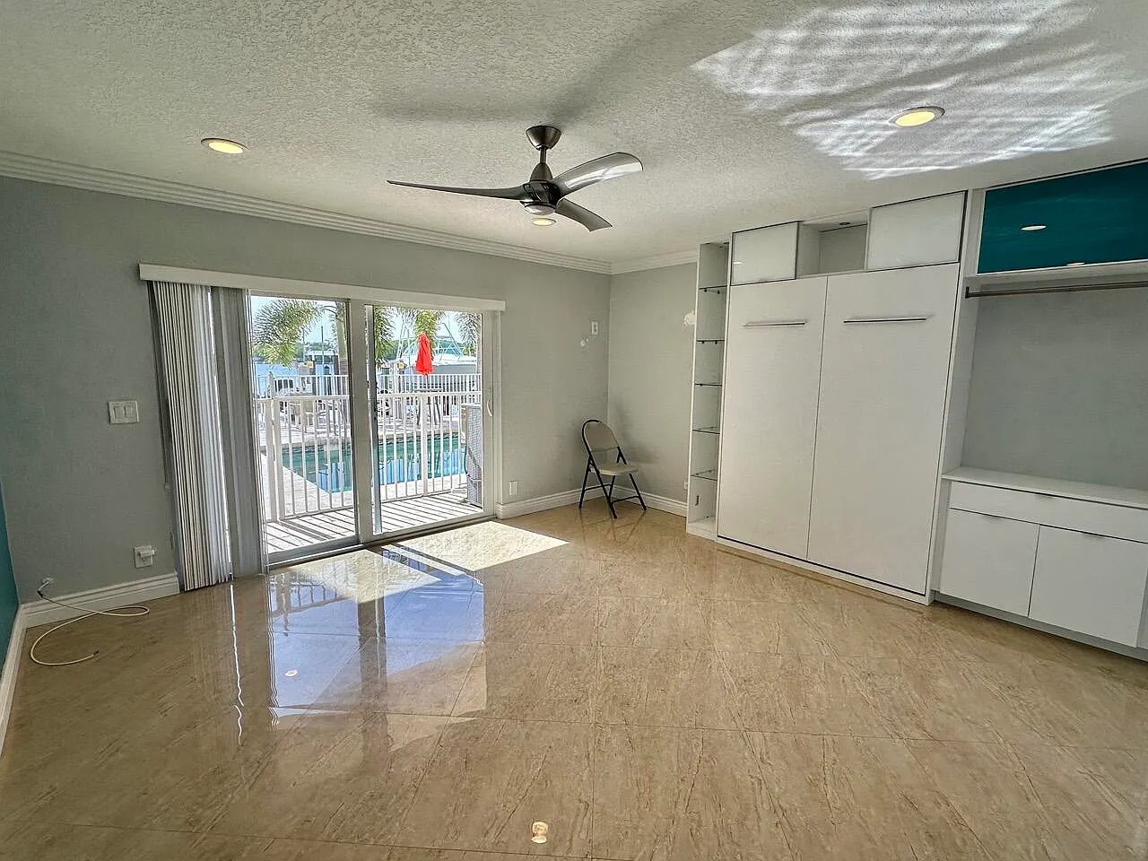 3 bed, 3.0 bath, 1877 sqft, $6,150 — Photo 4