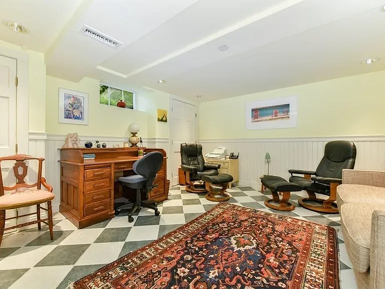 14 Ash St — Photo 19