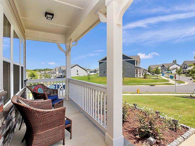 4925 Grace View Dr — Photo 2