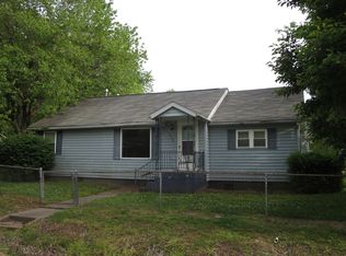 600 S 29th St, Herrin, IL 62948