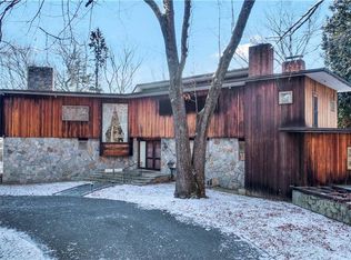 44 Woodbine Rd, Stamford, CT 06903