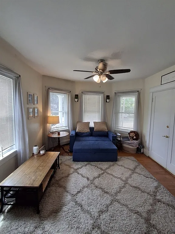 1 bed, 1.0 bath, 1052 sqft, $2,550 — Photo 3