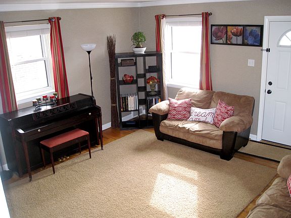 3rd image of 303 W Essex Ave