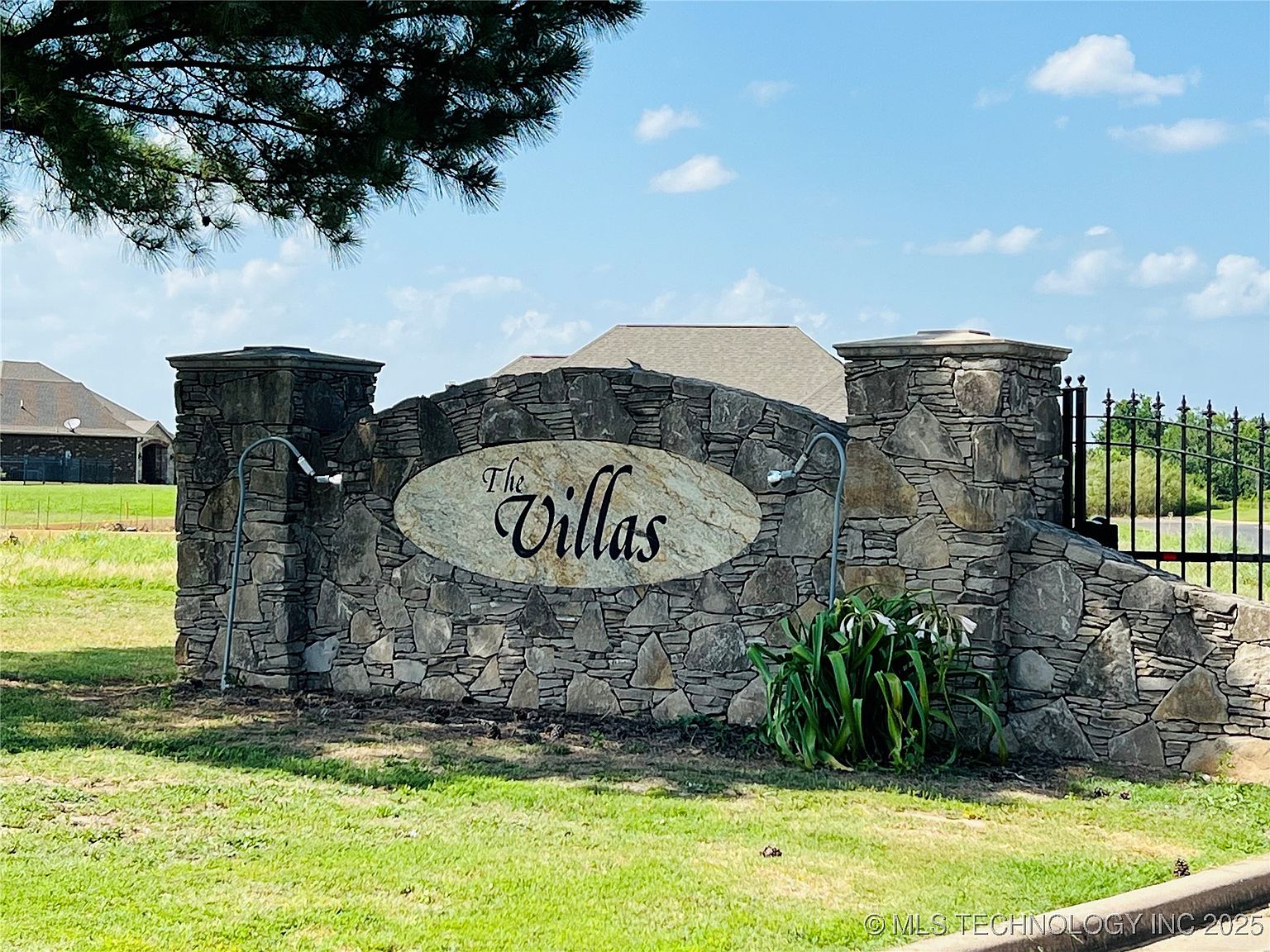 1112 Cobblestone Cir