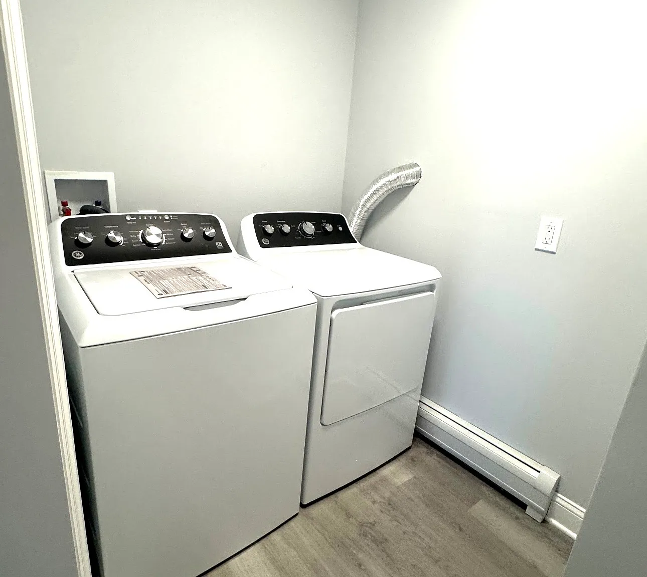 3 bed, 850 sqft, $3,200 — Photo 3