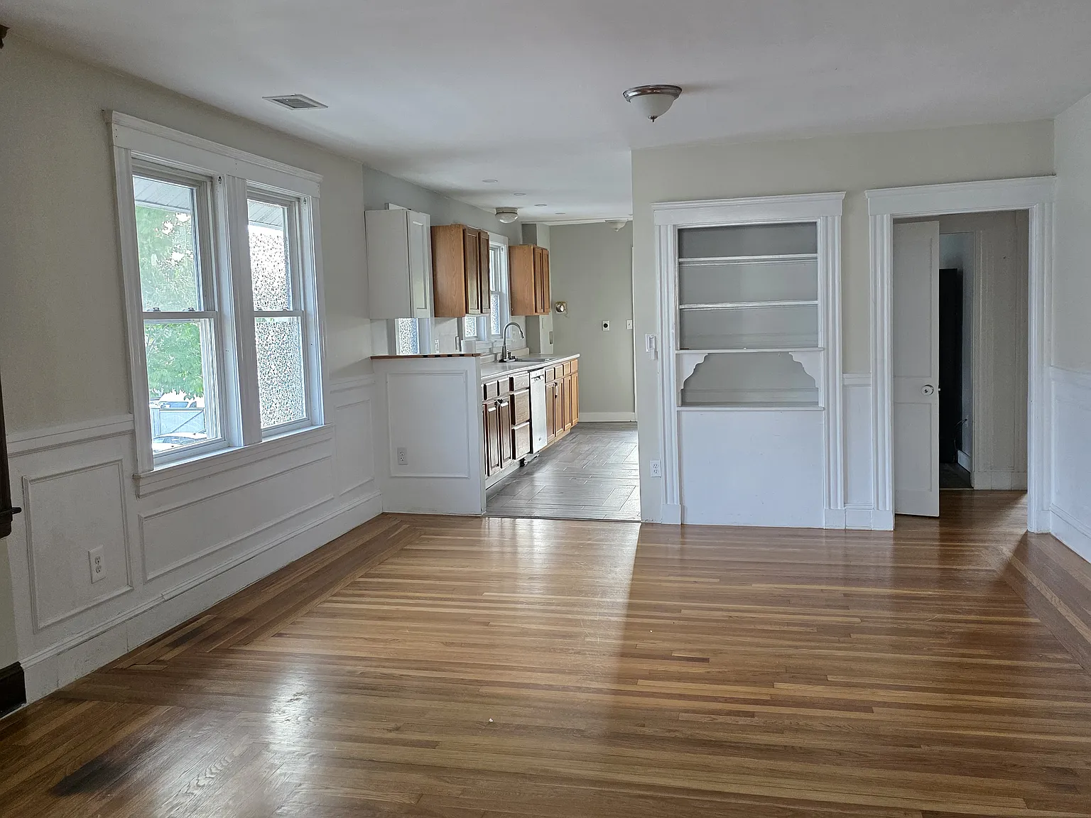 2 bed, 1170 sqft, $3,000 — Photo 4