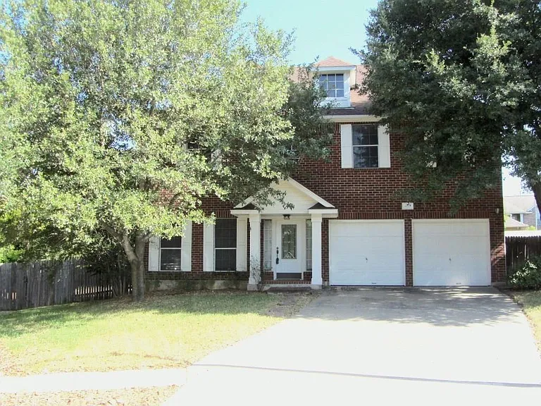 1815 Hickory Ridge Cv — Photo 1