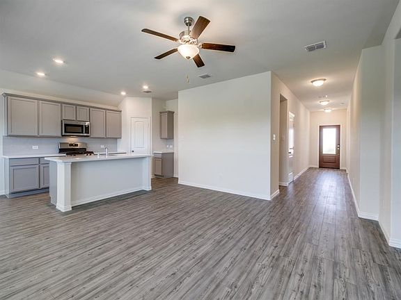 2nd image of 1301 Chapel Hill Dr