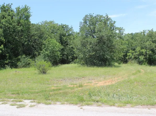 2 Segundo Dr, Bridgeport, TX 76426