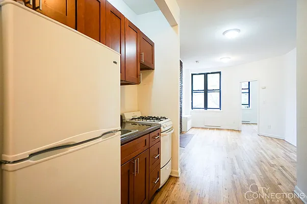 Rented by City Connections Realty | media 9