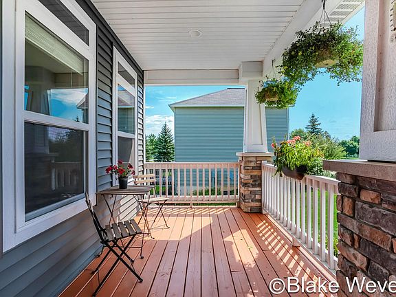 3rd image of 755 Kilburne Ct SE