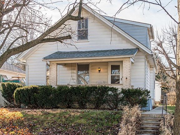 2nd image of 2402 Saint Charles Ave