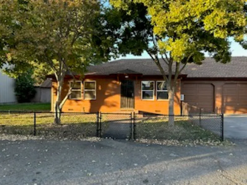 10264 Larkin Rd