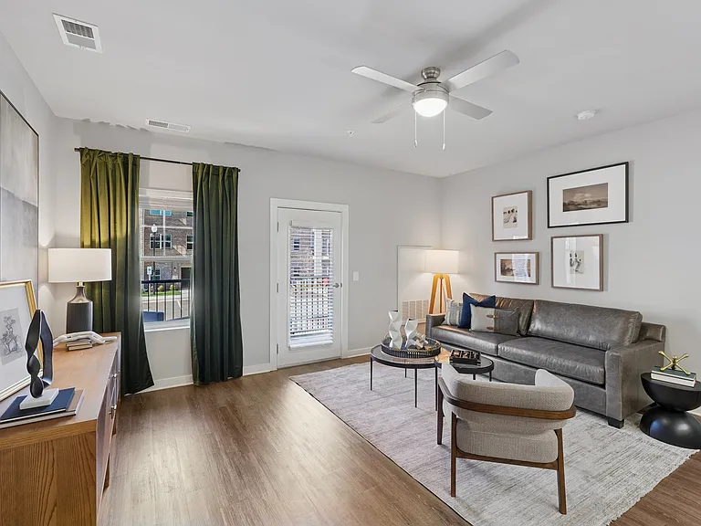 The SoHo Luxury Apartments — Photo 15