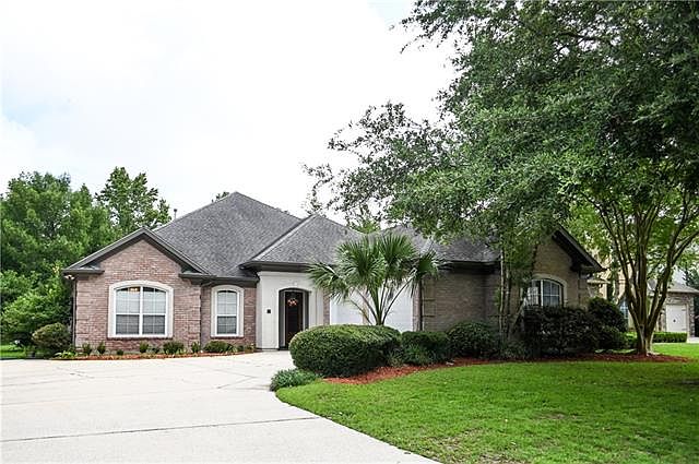 1st image of 20 Fairway Oaks Dr