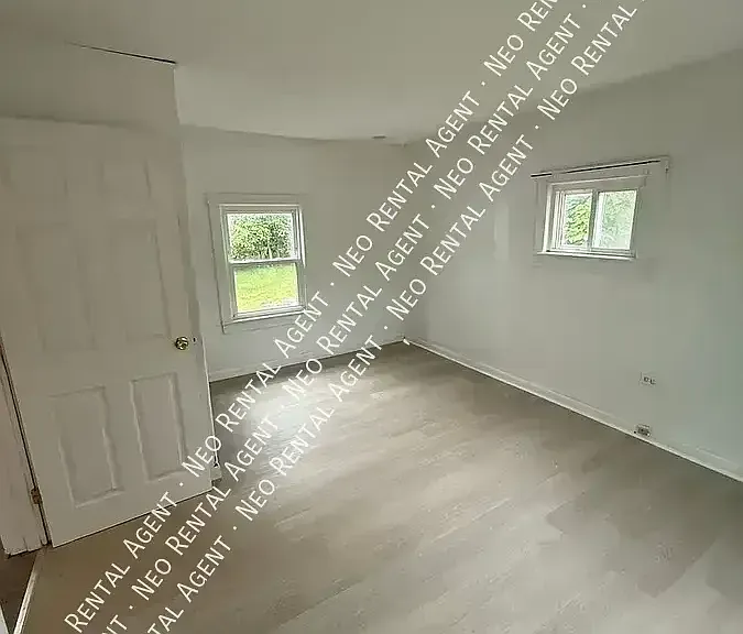10214 Avon Ave — Photo 5