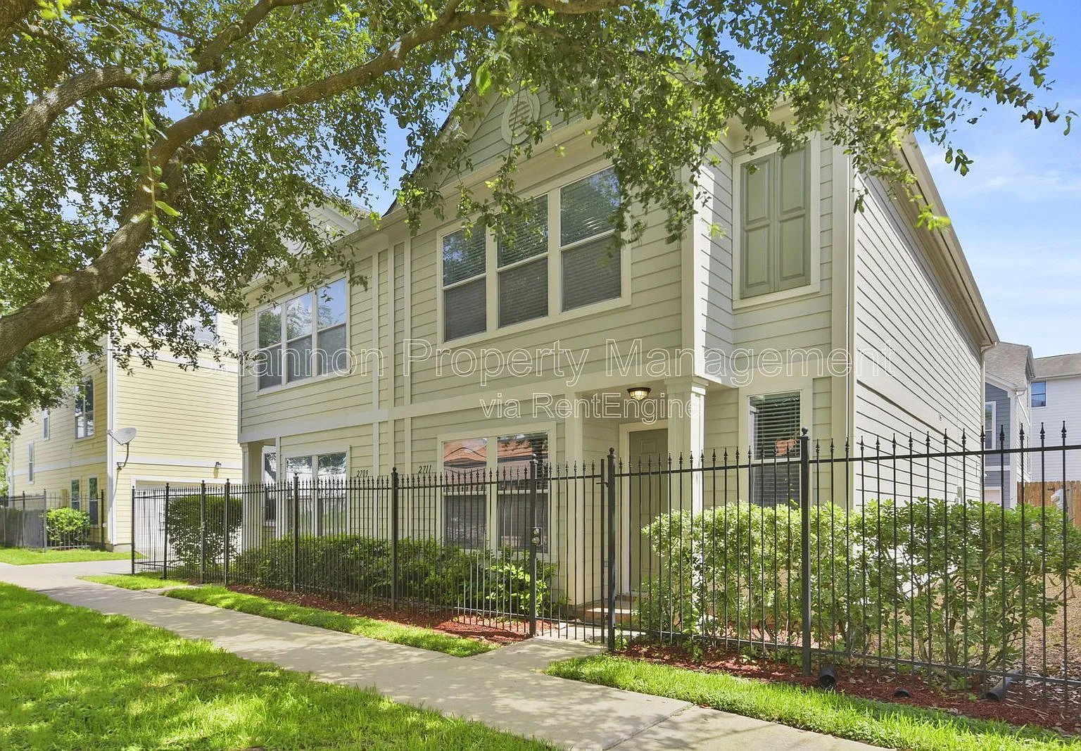 2 bed, 2.0 bath, 1240 sqft, $1,950 — Photo 2