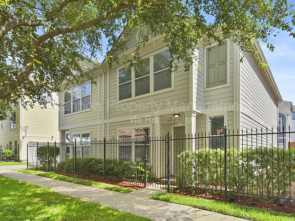 2nd image of 2711 Polk St