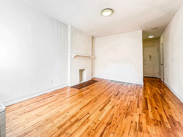 426 East 81st Street 4D image 2 of 6