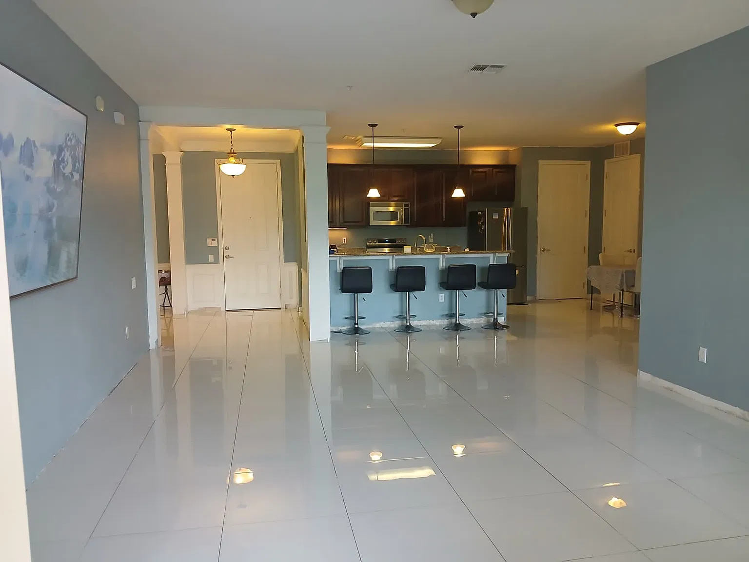 3 bed, 2002 sqft, $799 — Photo 4