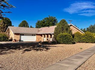 704 Estrellita Dr, Roswell, NM 88201