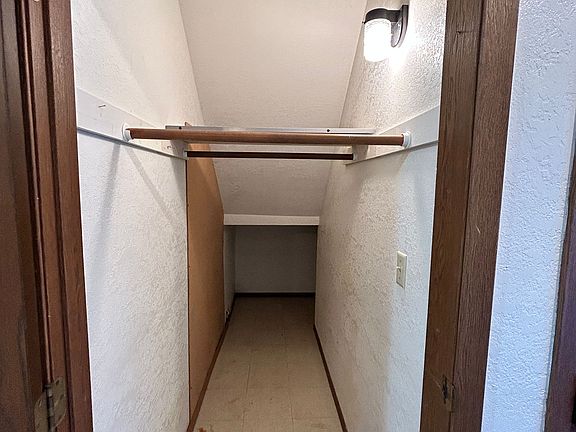 3rd image of 1424 10th Ave SE #3