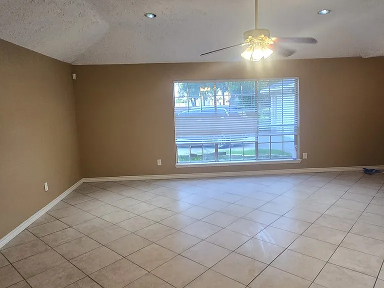 16414 Sky Blue Ln — Photo 8
