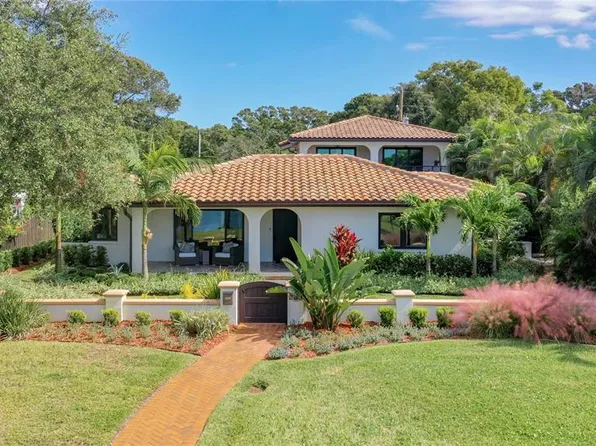 130 Sunset Dr S, Saint Petersburg, FL 33707