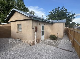8906 Guadalupe Trl NW, Albuquerque, NM 87114
