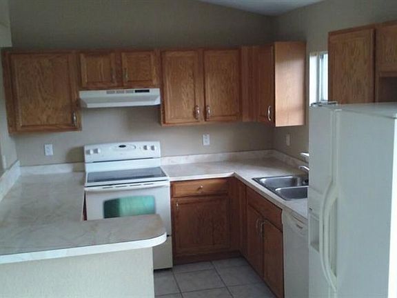 3rd image of 451 Lark Ct