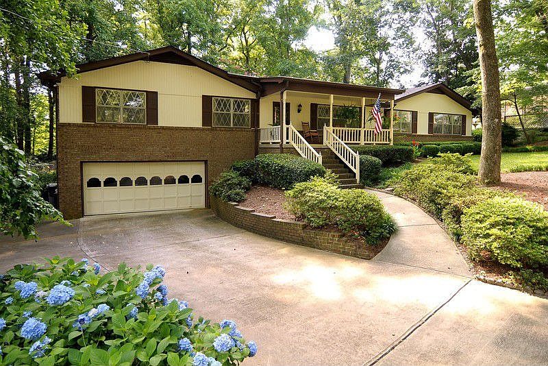 1st image of 3845 Dora Dr SE