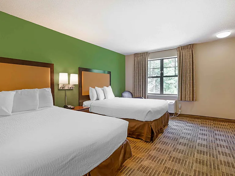 Studio Suite - 2 Full Beds