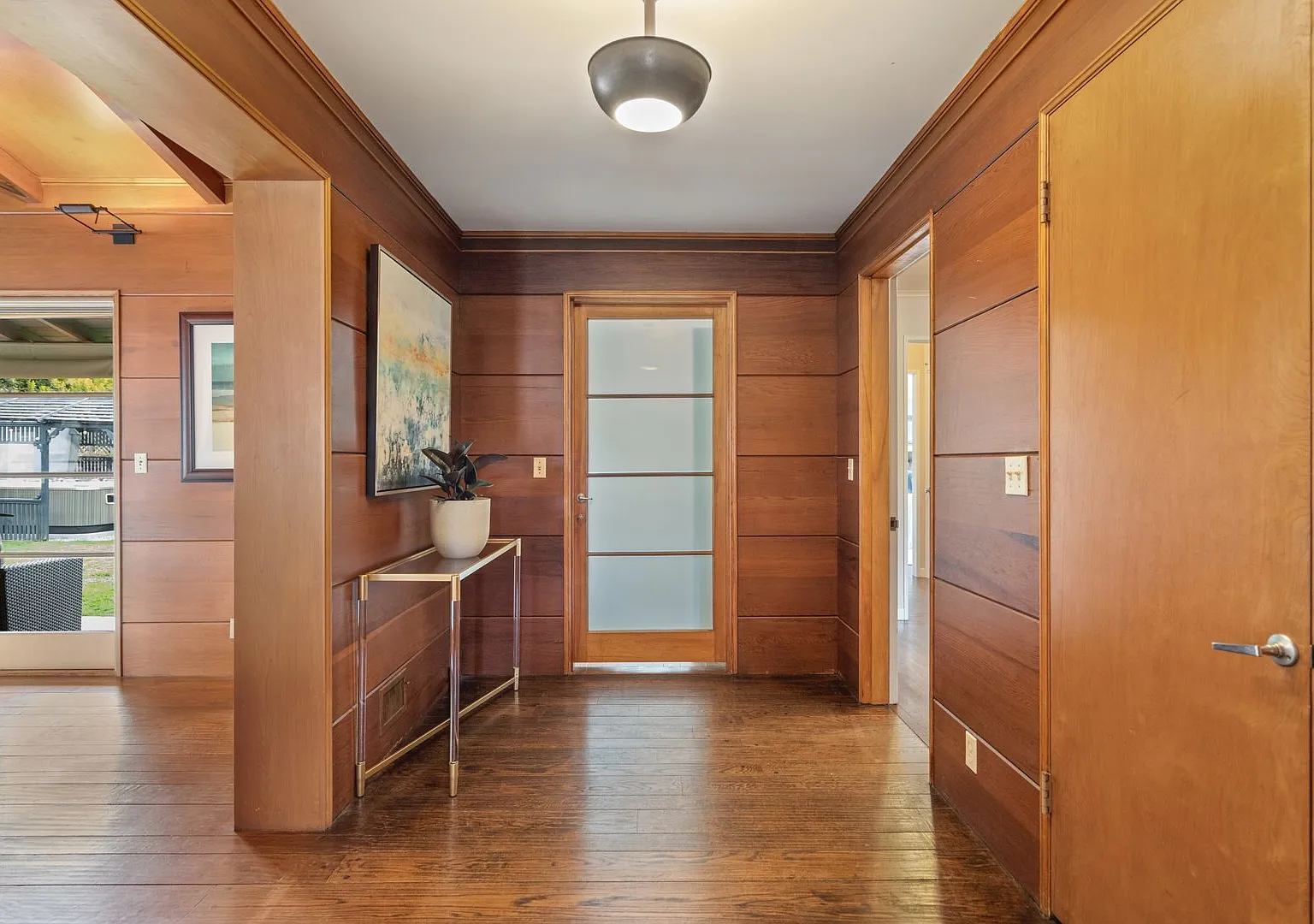 Iconic Birge Clark California Ranch in Palo Alto's Leland Manor — Photo 2