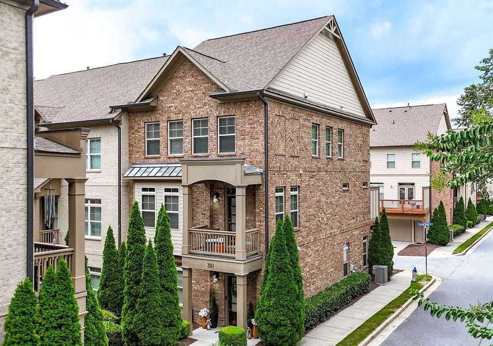 1st image of 301 Garland Woods Ct
