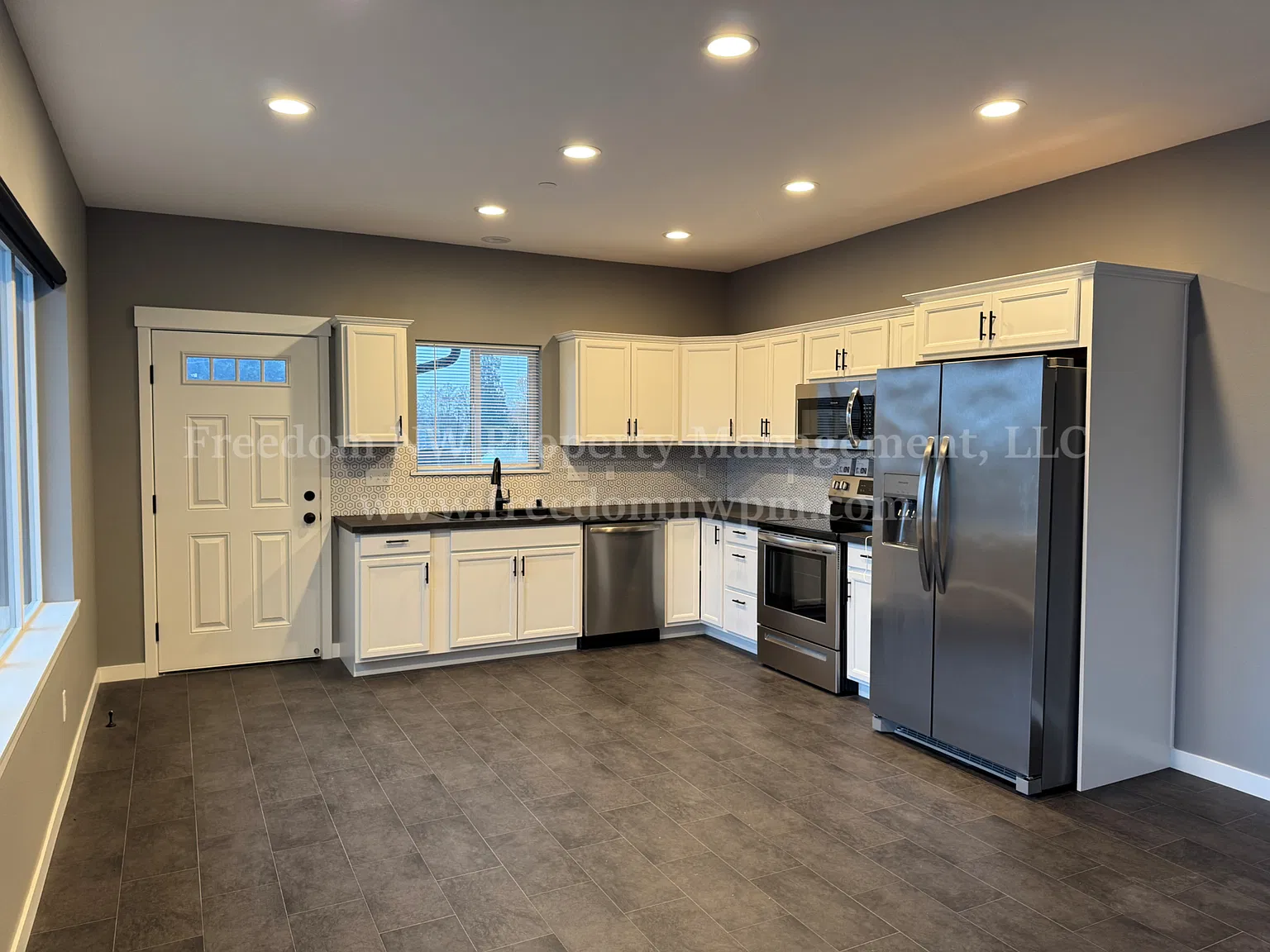 2 bed, 1275 sqft, $1,800 — Photo 1