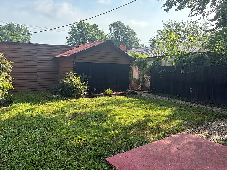 2419 Bonham St #B — Photo 1