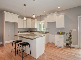 16 Cedar Rd, Shrewsbury, MA 01545