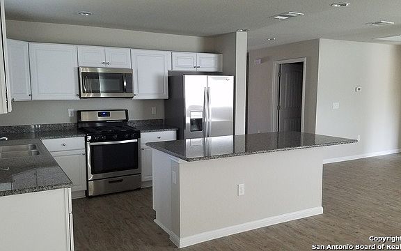 4th image of 10110 Relic Oaks