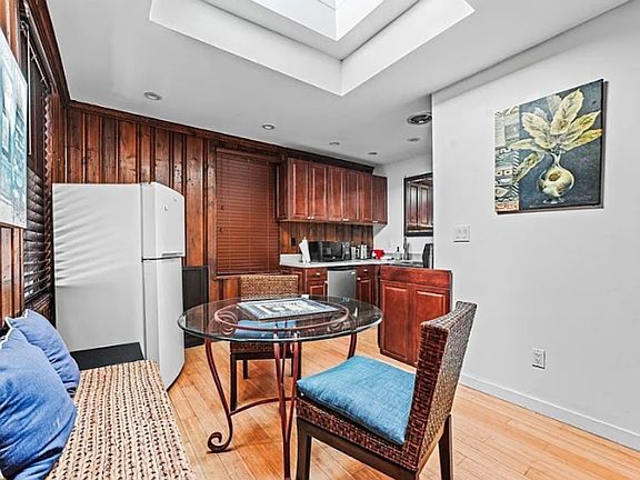 4th image of 49 Charles St Ste 1
