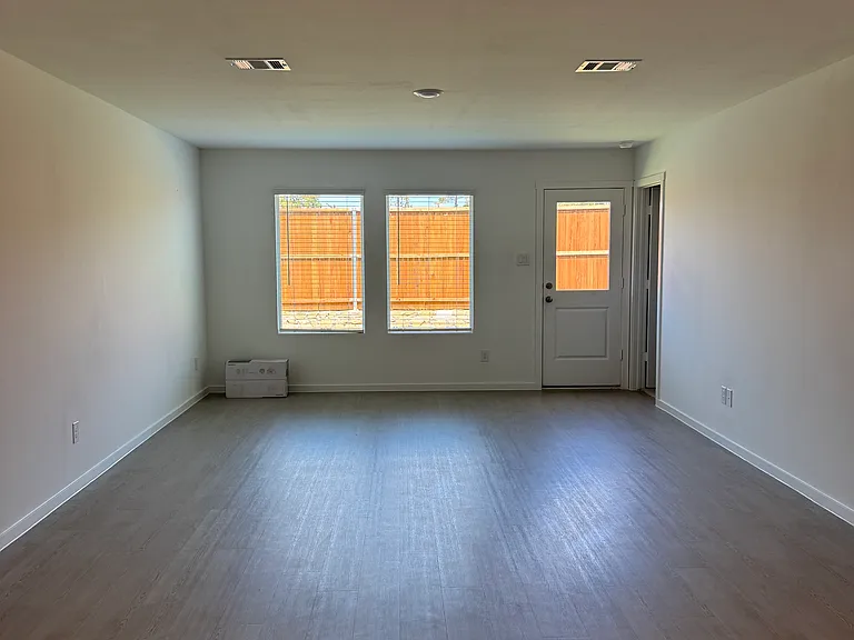 2540 Guineas Ln — Photo 3