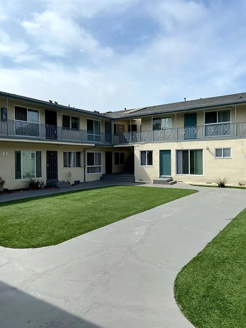 Building Photo - Baldwin Hills Residences